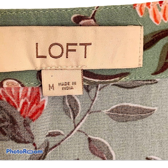 Loft Floral Flutter Sleeve Wrap Top Size Medium - Picture 4 of 6